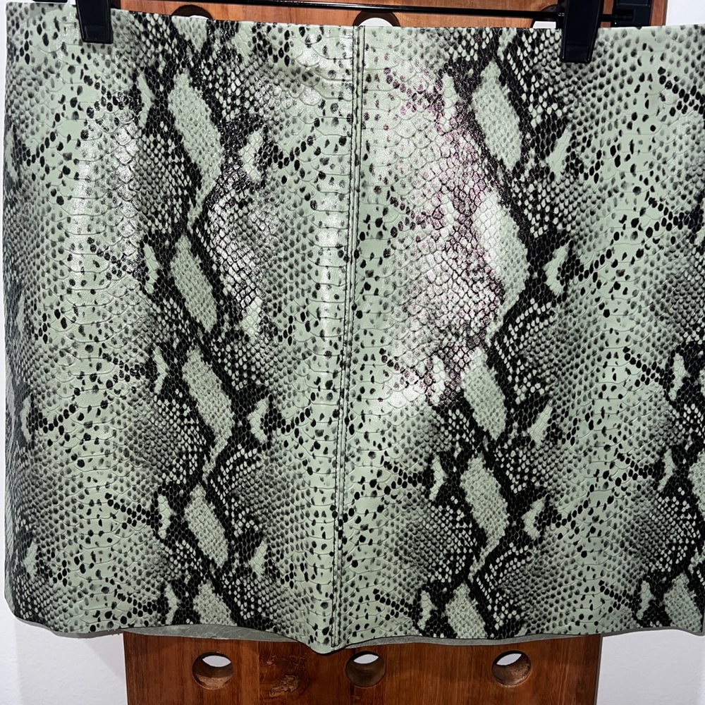 Alice + Olivia Leather Snake Embossed Mini Skirt - Picture 6 of 11